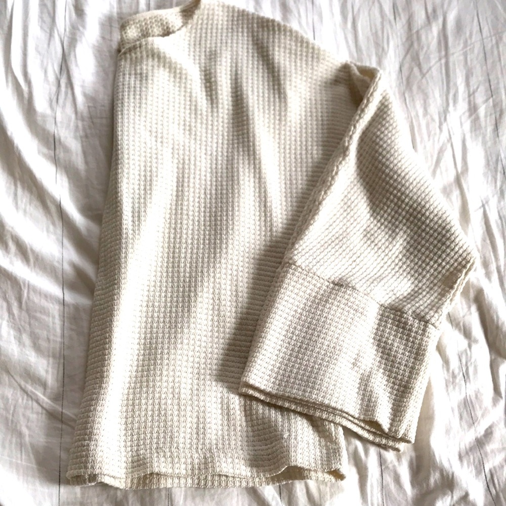 Wide cut waffled top